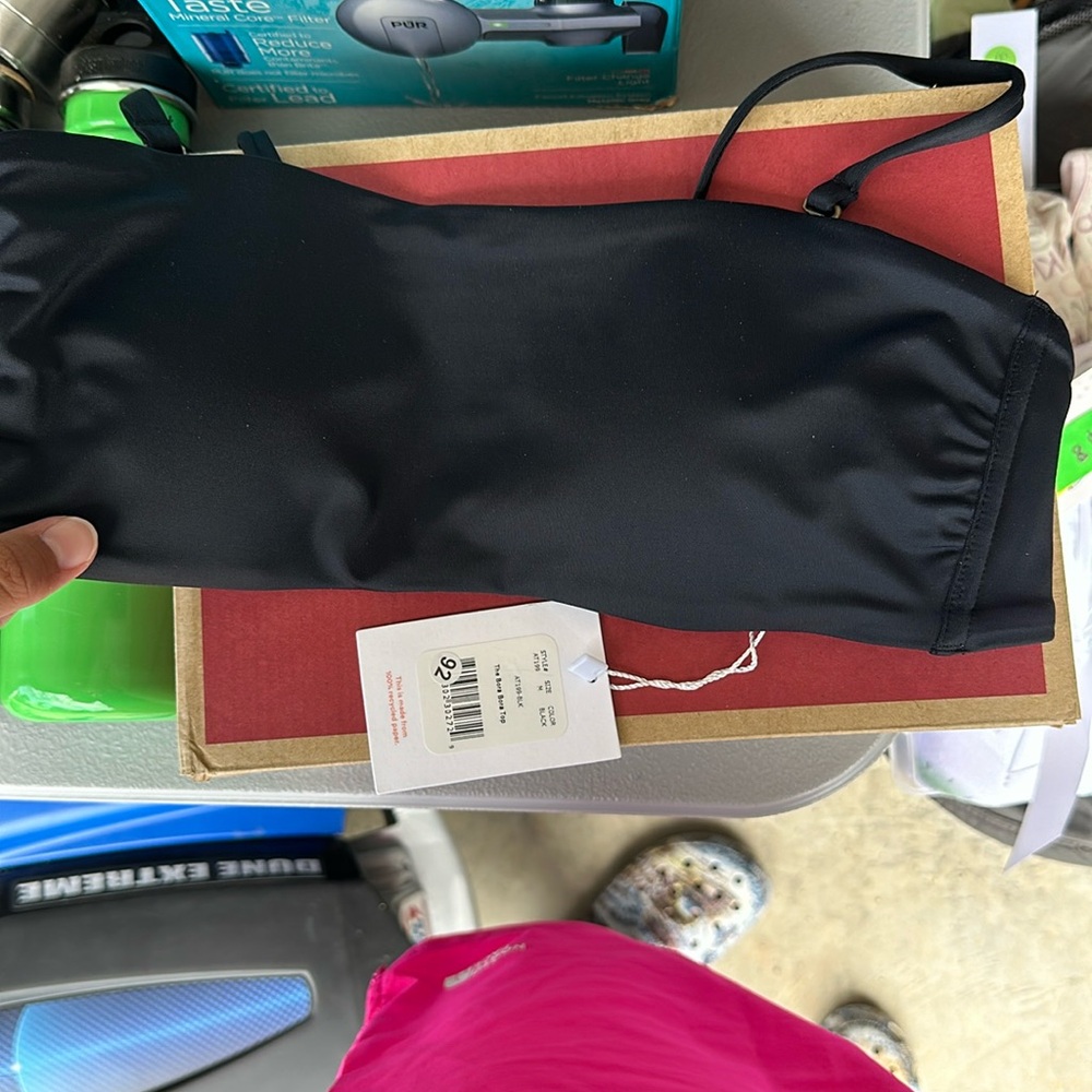 Andie swim top sz medium